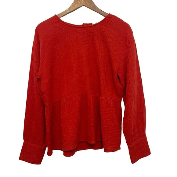 Women's Red Button-Back Peplum Top - Picture 2 of 9